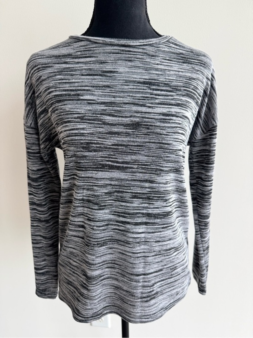 Heathered Black and White Long Sleeve Knit Top